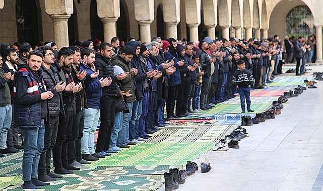 Şanlıurfa&#039;da depremde ölenler için gıyabi cenaze namazı kılındı
