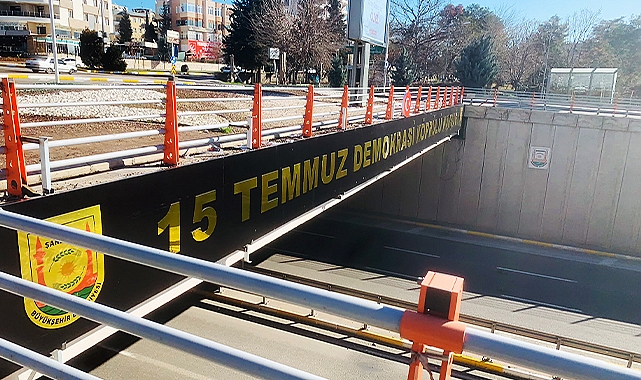 Şanlıurfa&#039;da köprülü kavşaktan kaldırılan 15 Temmuz ismi yeniden asıldı