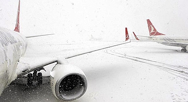 Şanlıurfa'da uçak seferlerine kar engeli
