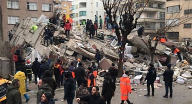 Son deprem bilançosu: 4 bin 544 ölü