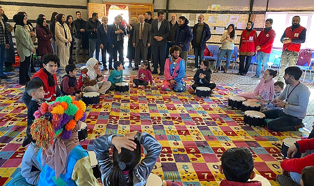 Vali Ayhan Kızılay Karaköprü Şubesine teşekkür etti