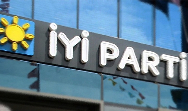 İYİ Parti&#039;de neler oluyor: Önce istifa etti sonra vazgeçti