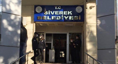 Şanlıurfa'da belediye binası depremde ağır hasar gördü