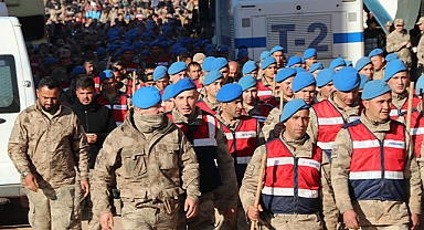 Şanlıurfa'da çalışmalara katılan jandarma personeli törenle uğurlandı