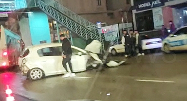 Şanlıurfa'da hurdaya dönen otomobilin sürücüsü yara almadan kurtuldu