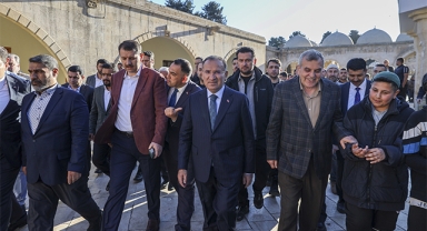 Bakan Bozdağ bayram namazını Dergah camisinde kıldı