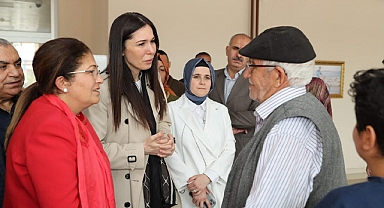 Karaaslan Şanlıurfa'da depremzedeleri ziyaret etti