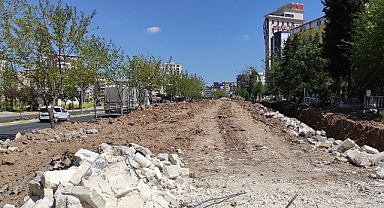 Şanlıurfa'da kavşak projesi için 221 mezarın yeri değişti