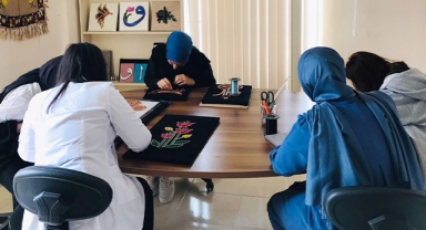 Şanlıurfa'da renkli tablolar kadınların elinden çıkıyor