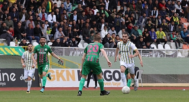 Şanlıurfaspor 10 kişiyle kazandı