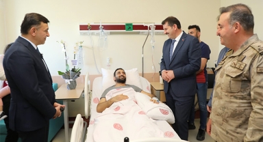 Vali Ayhan'dan çatışmada yaralanan polise ziyaret