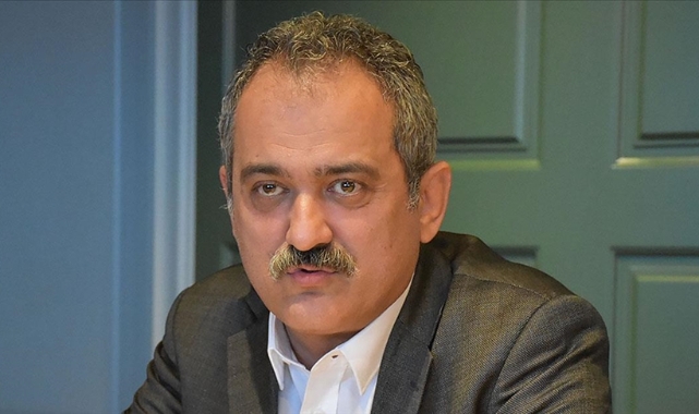 Bakan Özer: 12&#039;nci sınıf öğrencilerimizi devamsızlıktan bırakmayacağız