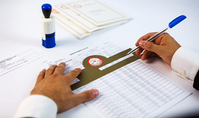 Şanlıurfa&#039;da seçmenlerin yerine önceden imza atıldığı tespit edildi