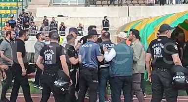 Şanlıurfaspor - Batman Petrolspor maçı sonrası ortalık karıştı