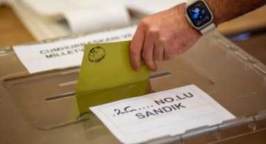 Yurt dışında ve gümrüklerde kaç kişi oy kullandı?