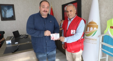 Ekinci, Kızılay'a kurban bağışladı