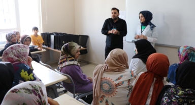 Haliliye'de annelere 'çocuklarla iletişim' semineri