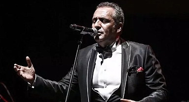 Şanlıurfa'da konserine gidilmeyen Yavuz Bingöl sahneden indi