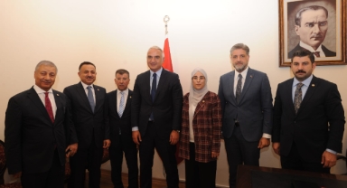 AK Parti Şanlıurfa milletvekillerinden Bakan Ersoy'a ziyaret
