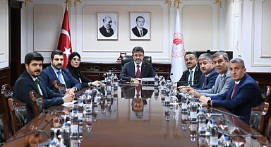Çiftçilerin sorunları için bakandan çözüm istediler