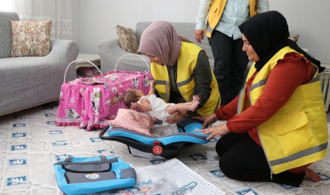 Haliliye'de yeni doğan bebek hediyeleri adrese teslim ediliyor