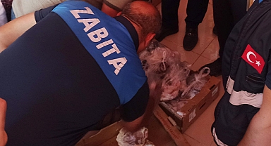 Şanlıurfa'da bir iş yerinde 100 kilogram bozuk sakatat ele geçirildi