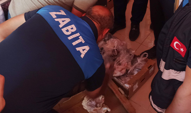 Şanlıurfa'da bir iş yerinde 100 kilogram bozuk sakatat ele geçirildi