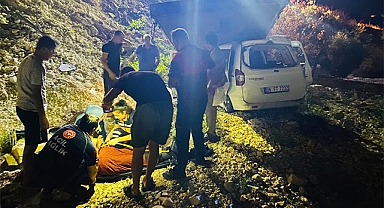 Şanlıurfa'da çekicinin devrilmesi sonucu 4 kişi yaralandı