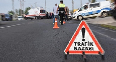 Şanlıurfa'da kamyon ile hafif ticari araç çarpıştı: Yaralılar var