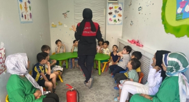 Şanlıurfa'da minik öğrencilere yangın eğitimi verildi