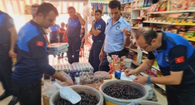 Şanlıurfa'da son kullanma tarihi geçmiş ürünler imha edildi