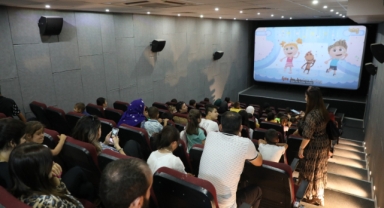 Viranşehir'de çocuklara özel film keyfi