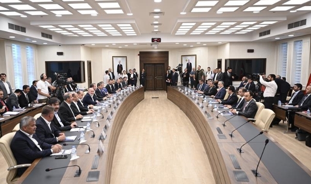 Kamu Toplu Sözleşmesi'nde gözler hükümette