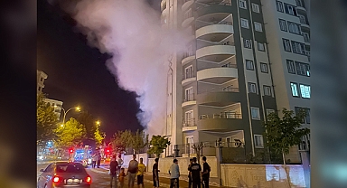 Karaköprü'de korkutan yangın: Bir kişi hastaneye kaldırıldı