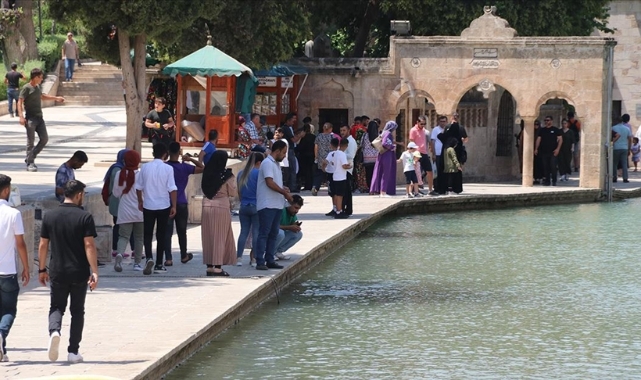Şanlıurfa&#039;da sıcak hava hayatı olumsuz etkiliyor