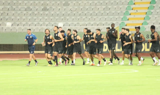 Şanlıurfaspor sahasında taktik çalıştı