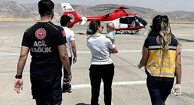 Şırnak'ta boğazına çengelli iğne kaçan bebek Şanlıurfa'ya sevk edildi