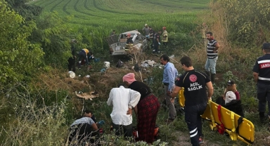 Tarım işçilerini taşıyan araç kaza yaptı: 3 ölü, 11 yaralı