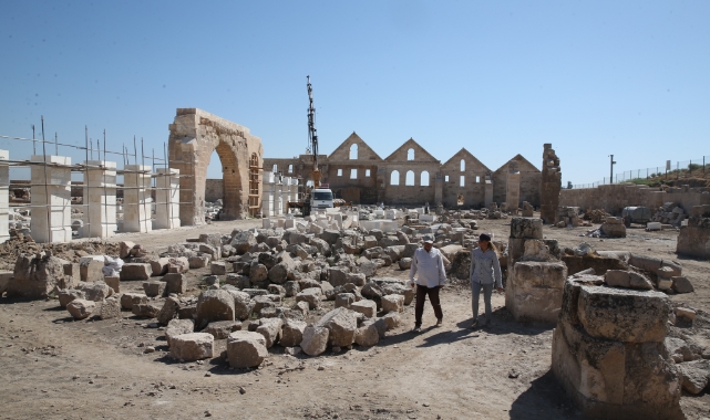 Tarihi Harran Ulu Cami&#039;nin görkemli yapısı kazılarla ortaya çıkarılıyor