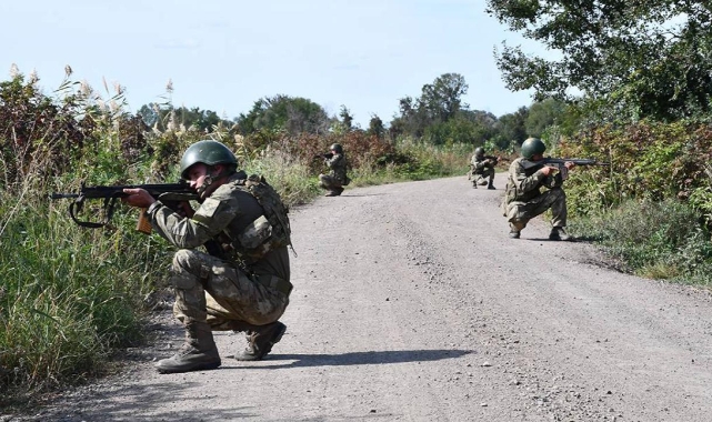 Türkiye&#039;ye girmeye çalışan PKK&#039;lı terörist Suriye sınırında yakalandı
