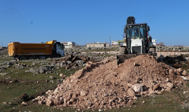 Viranşehir Belediyesi yol yapım çalışmalarını sürdürüyor