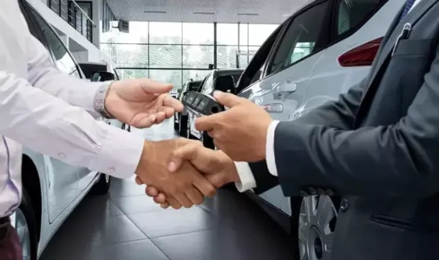 Araba alacak vatandaşlar için dikkat çeken fiyat uyarısı yapıldı!