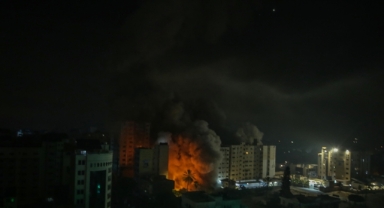 İsrail gece boyunca Gazze şeridini bombaladı