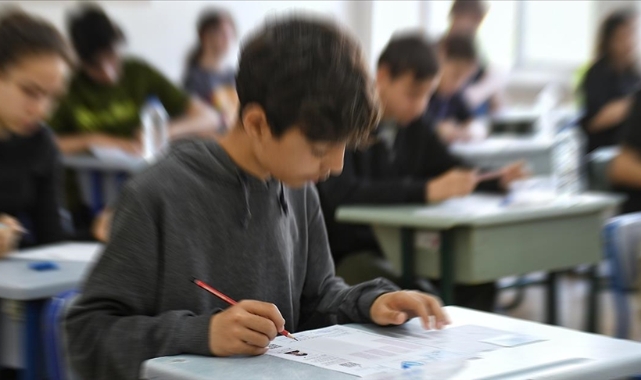 Okullarda sınav tarihleri ertelendi