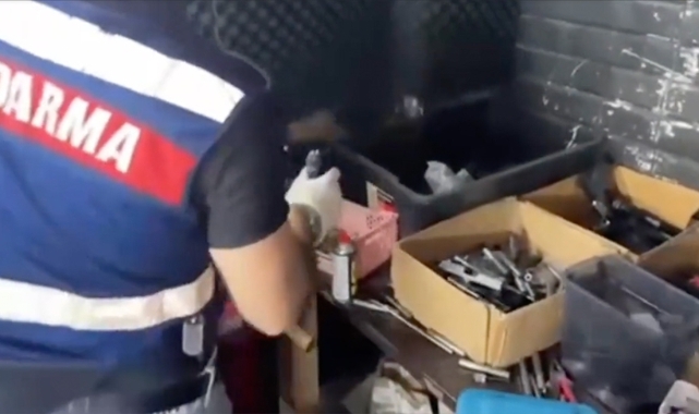 Silah kaçakçılarına ve ruhsatsız silah taşıyanlara operasyon: Şanlıurfa'da 35 gözaltı