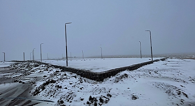 Karacadağ'a yılın ilk karı düştü