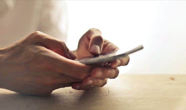 Öğrencilere telefon ve bilgisayar desteğine başvurular başladı