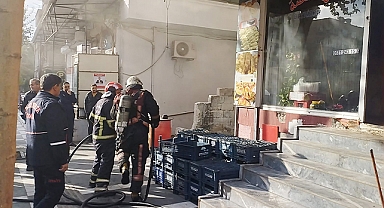 Şanlıurfa'da bir kuruyemiş dükkanında yangın çıktı