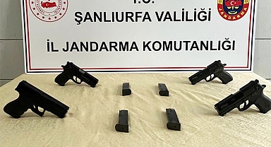 Şanlıurfa'da bir otomobilde 4 ruhsatsız tabanca ele geçirildi