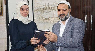 Urfa'ya gezmek için gelen Anastasya Müslüman oldu